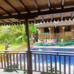 Green Paddy Hostel & Villa