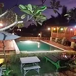 Green Paddy Hostel & Villa